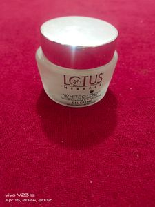 Lotus Herble  Creme