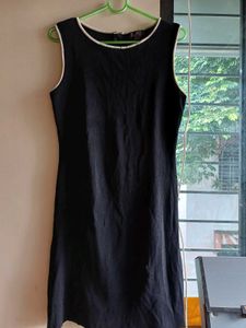 Black Sleeveless Dress