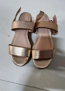 Steve madden gold Platform Sandals
