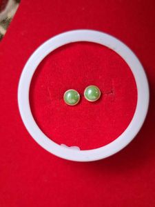 Beautiful New Pearl Desine Studs