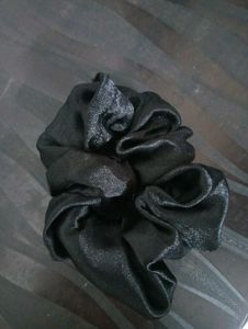 Combo Of Hairs Rubber Black With Clip