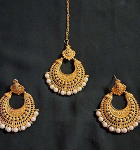 Earrings &amp; Maangtika Set