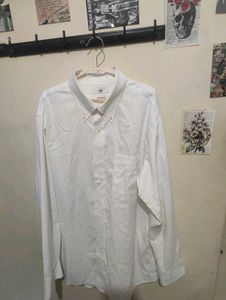 Uniqlo White  Premium Shirt
