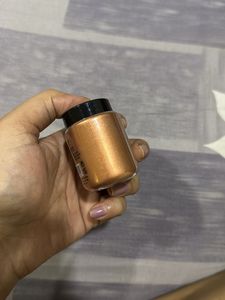 Makeup Revolution Pearl Lights Highlighter