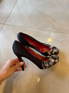 Nine West Branded Floral Heels Uk6 Used