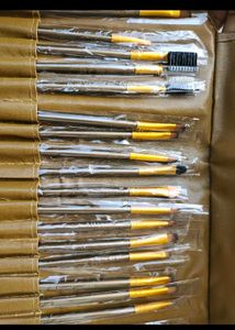 SET OF 23 🆕 MAKEUP BRUSHES