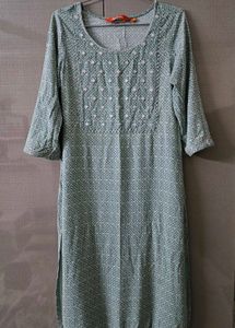 Women Floral Print Round-Neck Kurta