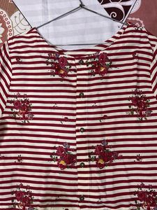 Beautiful Floral Crop Top For Women