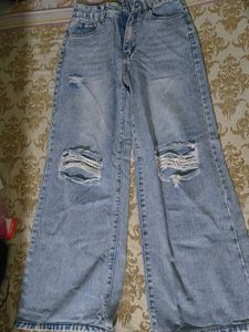 Distressed Wide Leg Jeans