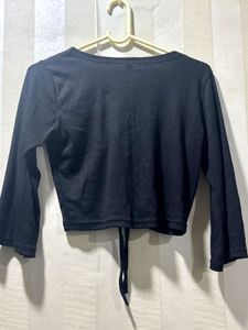 🖤Black Long Sleeve Crop Top🖤