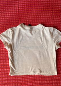 H&amp;M Cropped Graphic Tee