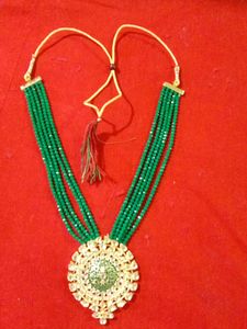 Pretty Green Long Necklace 💚