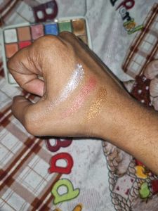 Eyeshadow Palette - Colorful &amp; Versatile!