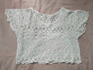 ⁠✧⁠*⁠。Lace Crop Top