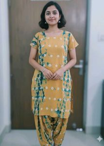Bandhani Saffron Suit