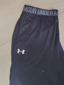 SOLID Black 🖤 Under Armour Ladies TrecK