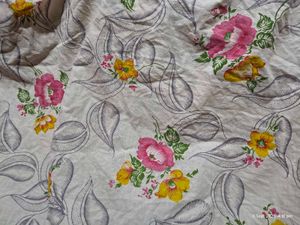 2 White Single Bedsheets