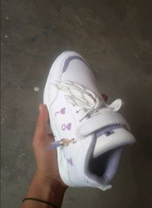 gen_z boys and girls Sneakers