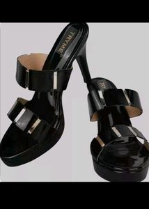 Kiravi Black Golden Heels