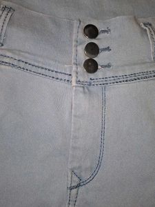 Light Wash High-Waisted Jeans