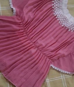 Woman&#39;s Stylish Top