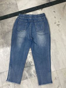 Stylish Denim Capri Pants