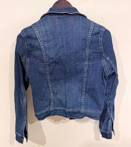 Denim Jacket (Washed blue)