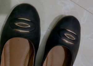 Royal Collection Black Flats – Size 39 (UK 6)