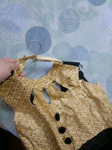 Hot N Stylish Black &amp; Golden Party Gown In Xl Size