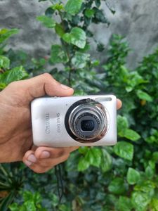 Canon Ixus 115 with Accessories