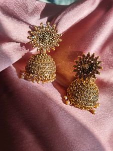 Golden Trendy Shiny jhumka