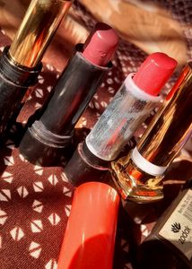 4 Lipsticks Combo, 1 Zodak Red, 2. Elle 18 Mauve Date, 3 Ads Nude Shade, 4: Blue Heaven Powder Matte Lipstick Shade Brick Beauty 😍