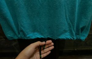 Blue Cropped T-shirt With Cap