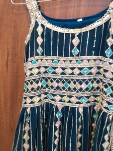 Woman&#39;s Net Suit Set