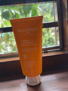 Dot & Key Face Wash