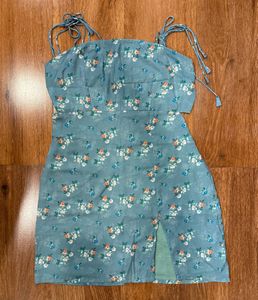 Floral Mini Dress 🌸☀️