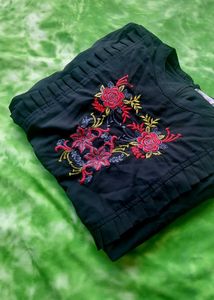Women Black Kurta( Used Dress )