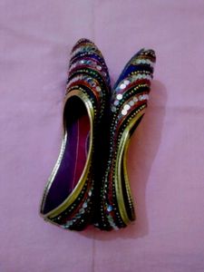 Vibrant Mirror &amp; Bead Ethnic Juttis