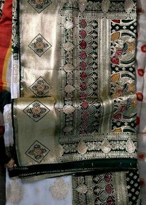 Elegant Green &amp; White Gold Sari