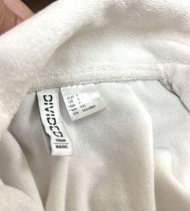 H&amp;M White Button-Up Top