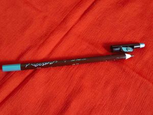 Artistry Lip Liner &amp; Contour