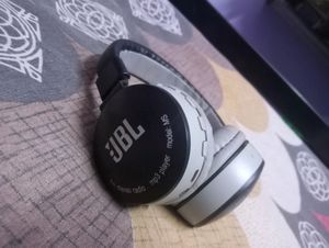 JBL HEADSET (MInT cOnDItIOn) [FULL BASE)[ FOLDING)