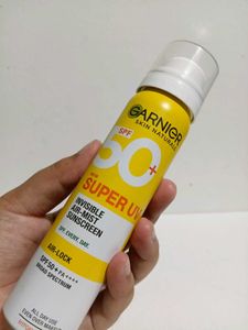 Garnier Sunscreen &amp; Vitamin C Cleanser Duo