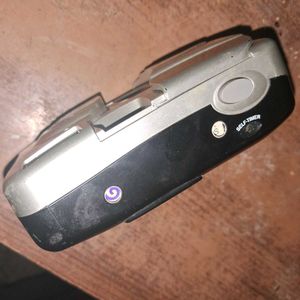 Non-Working Vintage Nikon film role Camera