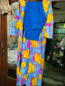 Multicolour Kurti With Leggins Blue Colour.