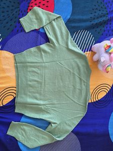 Green Long Sleeve Top