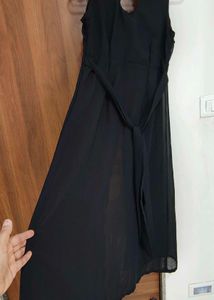 Black Sleeveless Kurti (Size 34)