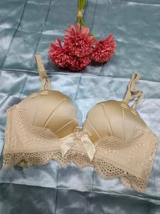 Lace Detail Push-Up Bra