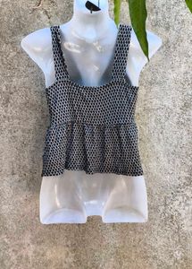 CUTE SQUARE PRINT TOP