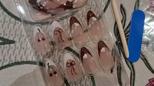 Press-On Nail Set - Trendy Designs